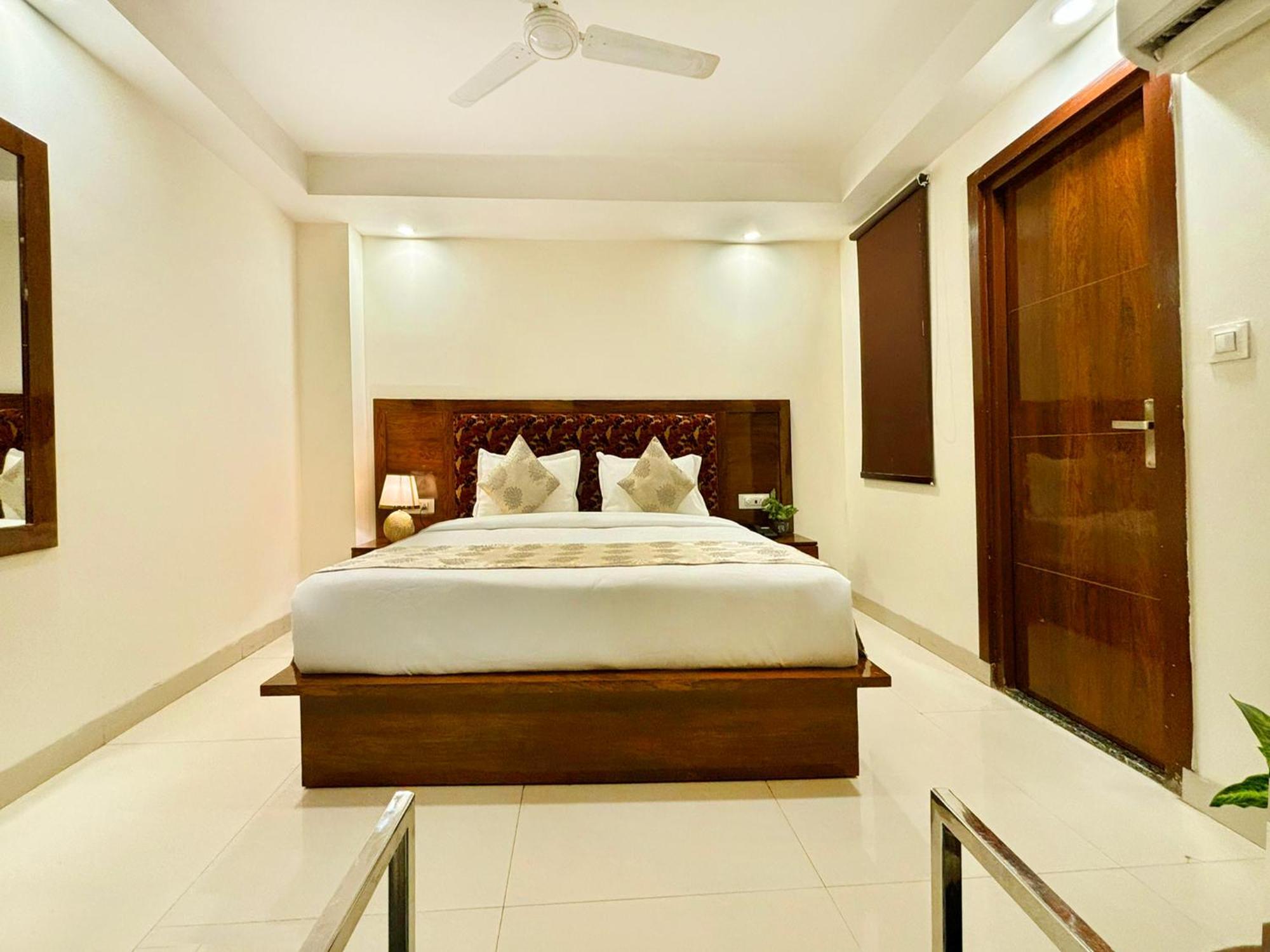 Emblem Suites- Near Delhi Airport Hotel New Delhi