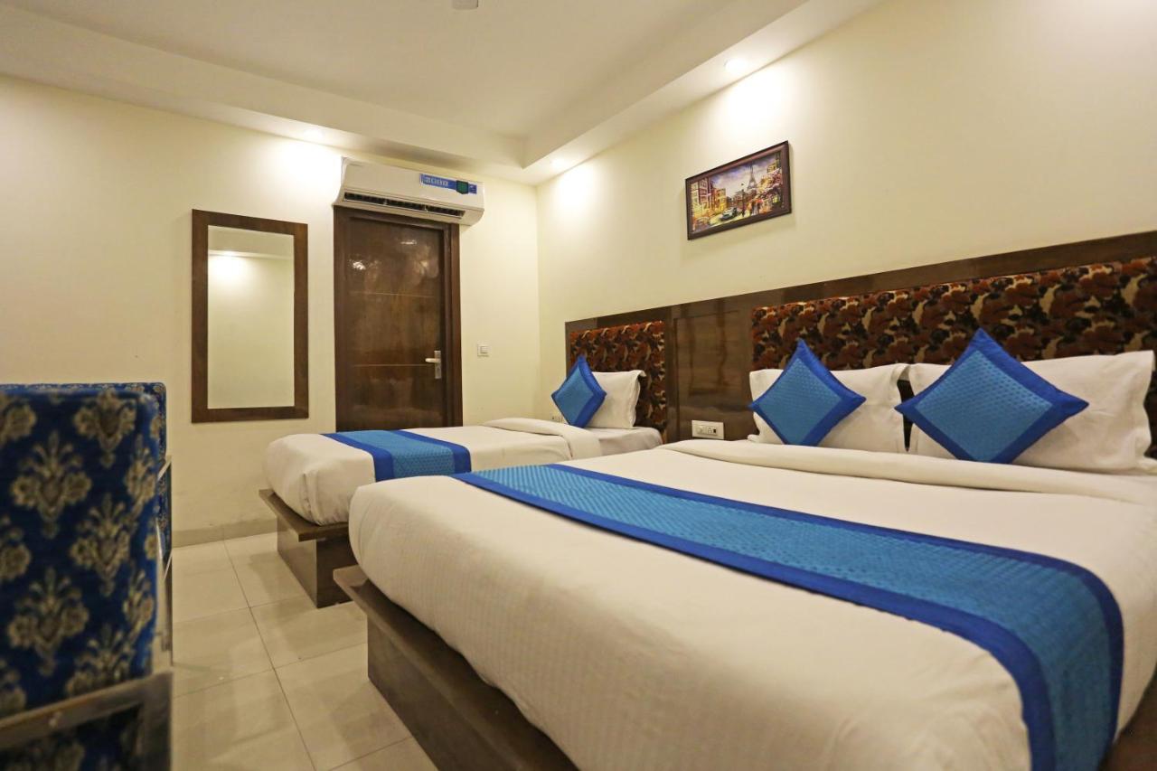Emblem Suites- Near Delhi Airport Hotel 3*