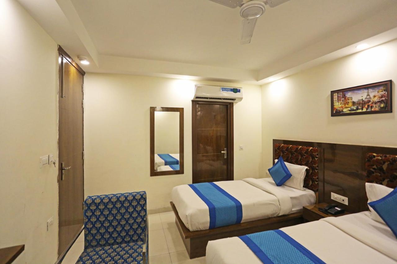 Emblem Suites- Near Delhi Airport Hotel