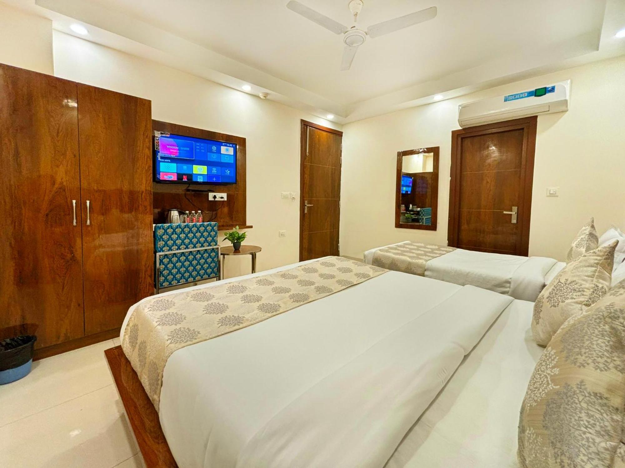 Hotel Emblem Suites- Near Delhi Airport New Delhi