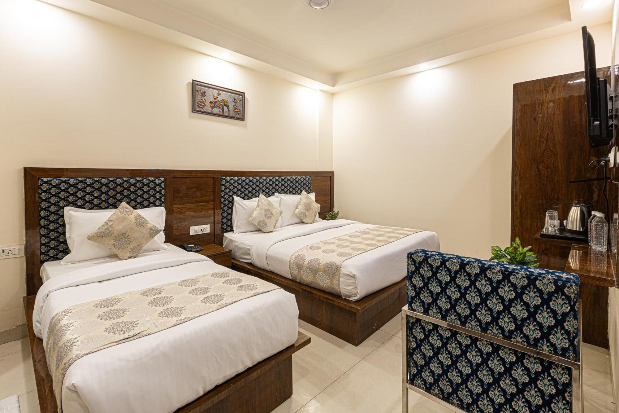 Emblem Suites- Near Delhi Airport Hotel