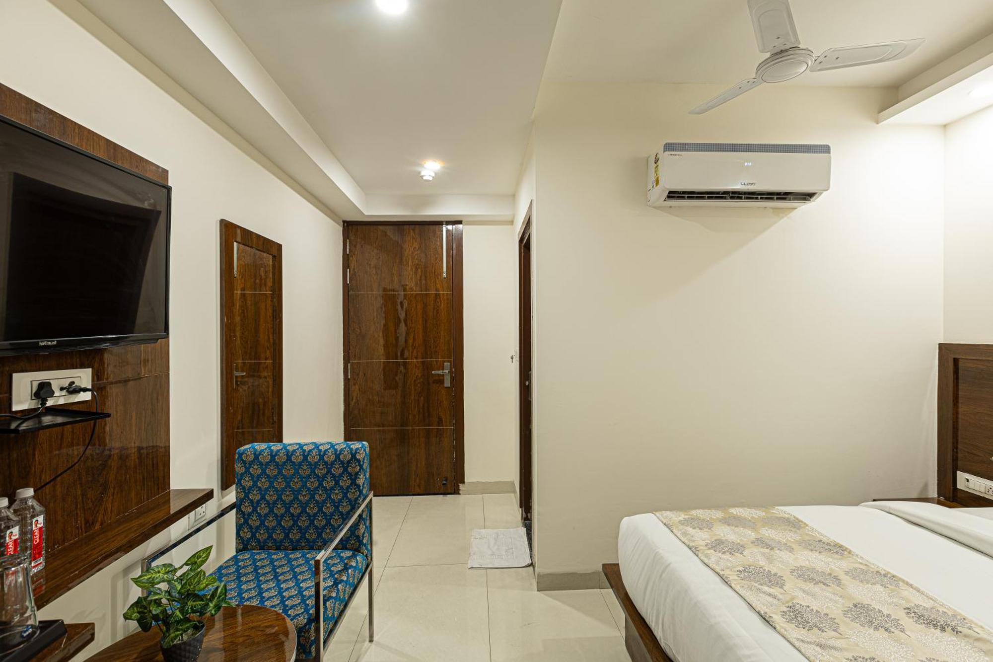 Hotel Emblem Suites- Near Delhi Airport New Delhi